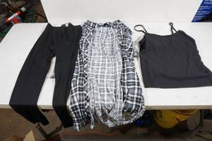 lot 84 image: Womens Complete Outfit White MarkHanes
