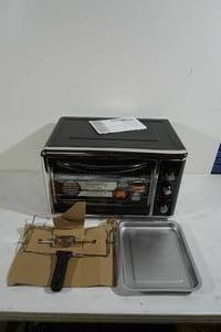 lot 90 image: DAMAGED Hamilton Beach Countertop Oven