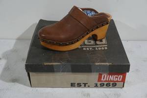 lot 125 image: NEW Dingo Latigo Boots - Womens 7 M