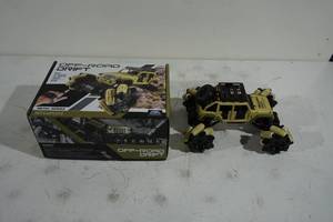 lot 124 image: CIS Off Road Drift Remote Control Truck