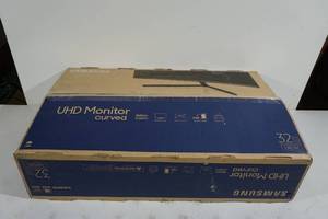 lot 175 image: Samsung 32 Ultra HD Curved Monitor