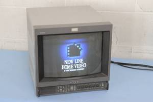 lot 23 image: Sony PVM-14M2U 14 Color Video Production  Broadcast Quality CRT Monitor - Great for Retro Video Games  Gaming