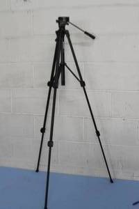lot 34 image: Sony VCT-R640 Lightweight Video Camera Camcorder Photo Photography Height Adjustable Tripod