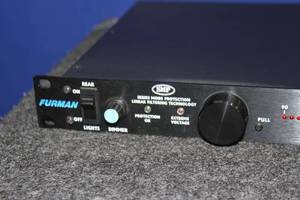 lot 71 image: Furman PL-Plus II Pro Power Conditioner with Volt Meter Voltmeter