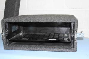 lot 80 image: Grundorf Carpet Series Professional Audio Equipment Case with Rack