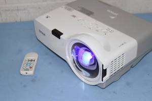 lot 103 image: Epson PowerLite 410W Short-Throw Widescreen Multimedia Computer  Video Projector