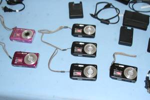 lot 120 image: Lot of 6 - Casio ELIXIM Digital Video Cameras and Accessories