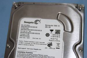 lot 132 image: Lot of 6 - Hitachi Seagate & Western Digital WD Computer Hard Drives