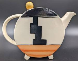 lot 50 image: Clarice Cliff Sunray Style Ceramic Teapot - Museum Art Deco Replica