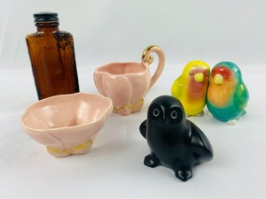 lot 101 image: Vintage Collectibles including VALLONA STARR  WESTLAND Brands