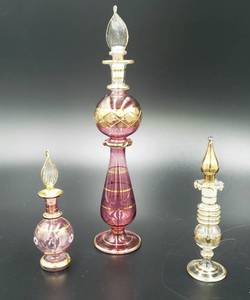 lot 40 image: Three Vintage Decorative Art Glass Perfume Bottles