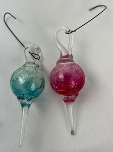 lot 127 image: Vintage Colorful Blown Glass Ornaments - Grouping 1