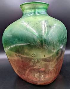 lot 87 image: Very Large Spanish Blown-Glass Square Jar