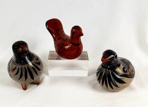 lot 159 image: Mexican Folk Art Ceramic Doves
