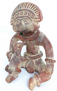 lot 190 image: Three Terracotta Pre-Columbian Style Figures