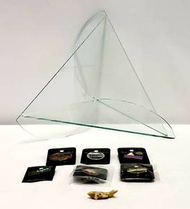 lot 311 image: Unique Triangle Glass Bowl and Six Collectable Souvenir Pins