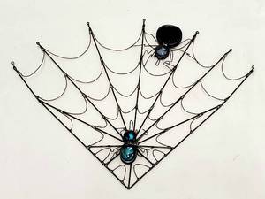 lot 317A image: Spider Web Metal & Glass Art Sculpture