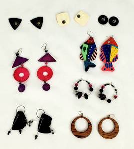 lot 340 image: 80s Costume Jewelry Earrings Lot 1