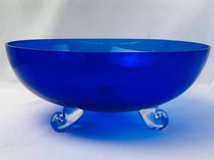 lot 203 image: Stunning Vintage Royal Blue Glass Collection - IITTALA & More