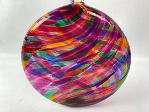lot 211 image: A Variety of Hand-Made Glass OrnamentsDecor