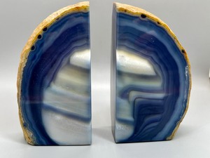 lot 26 image: Pair of Beautiful Blue Agate Bookends Made in Brazil