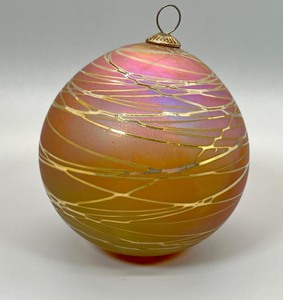 lot 130 image: Beautiful Zweifel 1989 Signed Glass Ornament