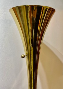lot 105 image: Fabulous Brass Fluted Style Floor Lamp