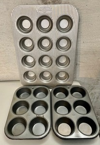 lot 141 image: Magnificent Muffin Tins