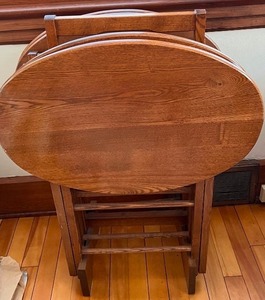 lot 95 image: Set of Four Wood Folding TV Trays w Stand