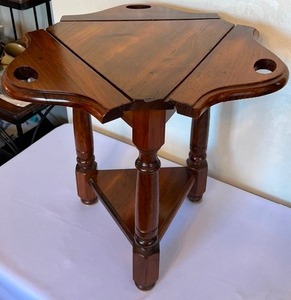 lot 85 image: Petite Vintage Triangle Shaped Drop Side Table