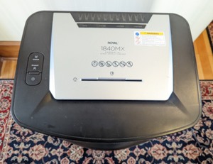 lot 22 image: Royal Commercial Paper Shredder