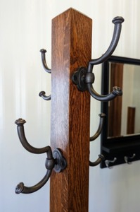 lot 31 image: Vintage Oak Coat Rack