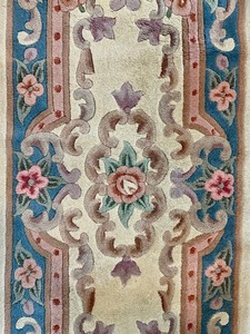 lot 198 image: Beautiful Vintage Area Rug