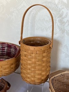 lot 74 image: Variety of Five Longaberger Baskets