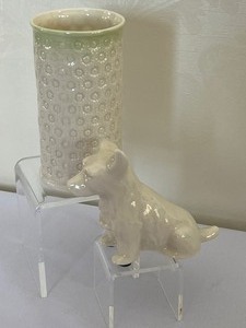 lot 68 image: Two Belleek Pieces