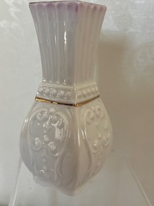 lot 67 image: Belleek Millennium 2000 Small Vase