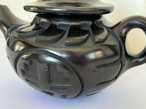 lot 2 image: Santa Clara Blackware Pottery by Reycita Cosen