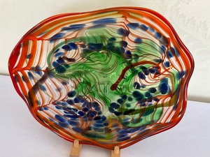lot 1 image: Gorgeous Handcrafted Art Glass Bowl by Pete Hopkins.