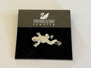 lot 286 image: Swarovski Frog Pin