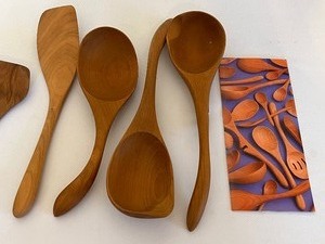 lot 287 image: Jonathans Wild Cherry Spoons and Wooden Utensils