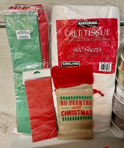 lot 326 image: Gift Wrap Grouping