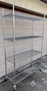 lot 345 image: Metal Rack on Casters