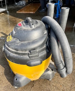 lot 353 image: 16 Gallon Shop Vac