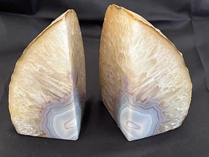 lot 317 image: Pair of Beautiful Brazilian Polished Agate Bookends