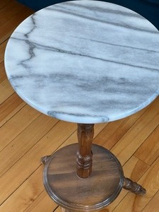 lot 256 image: Vintage Marble Top Pedestal Table