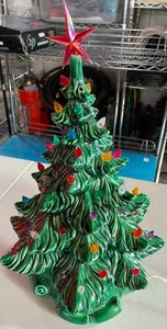 lot 391 image: Vintage Ceramic Christmas Tree in Excellent Condition