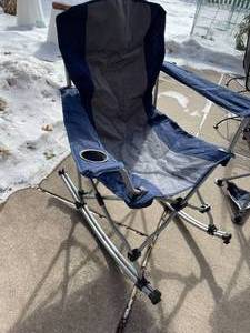 lot 394 image: 3 Camp Stools and Folding Chair