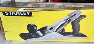 lot 403 image: Stanley Planer and Battery Tender Charger