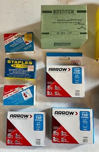 lot 409 image: Lot of Staplers