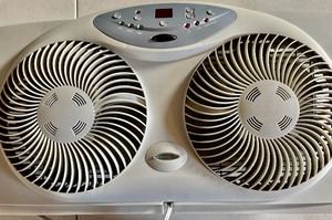 lot 453 image: Bionaire Twin Window Fan